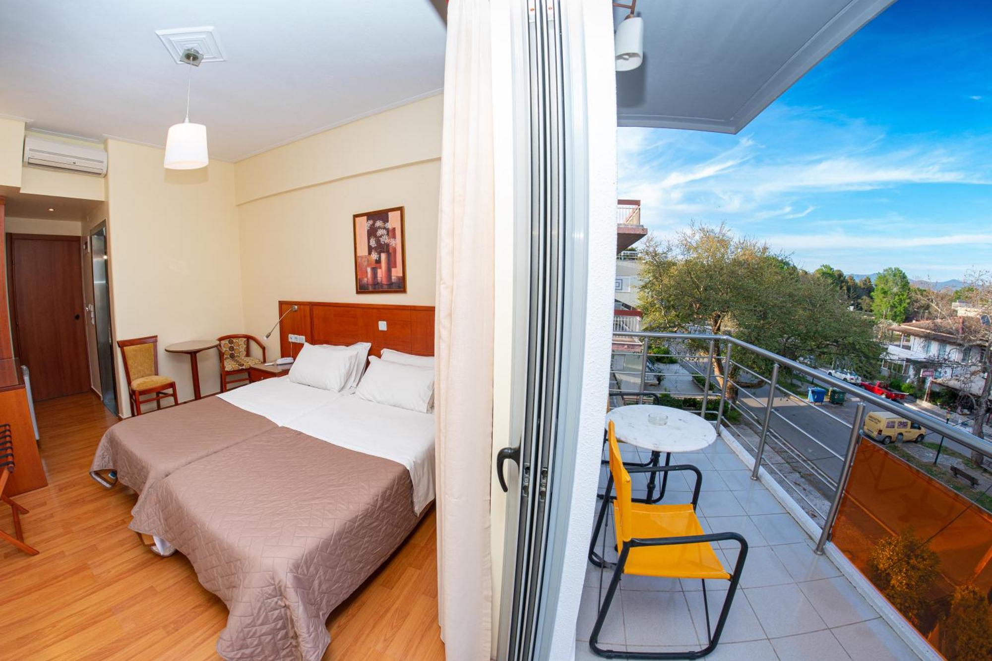 Hotel Ena Lutrá Ipátisz Kültér fotó
