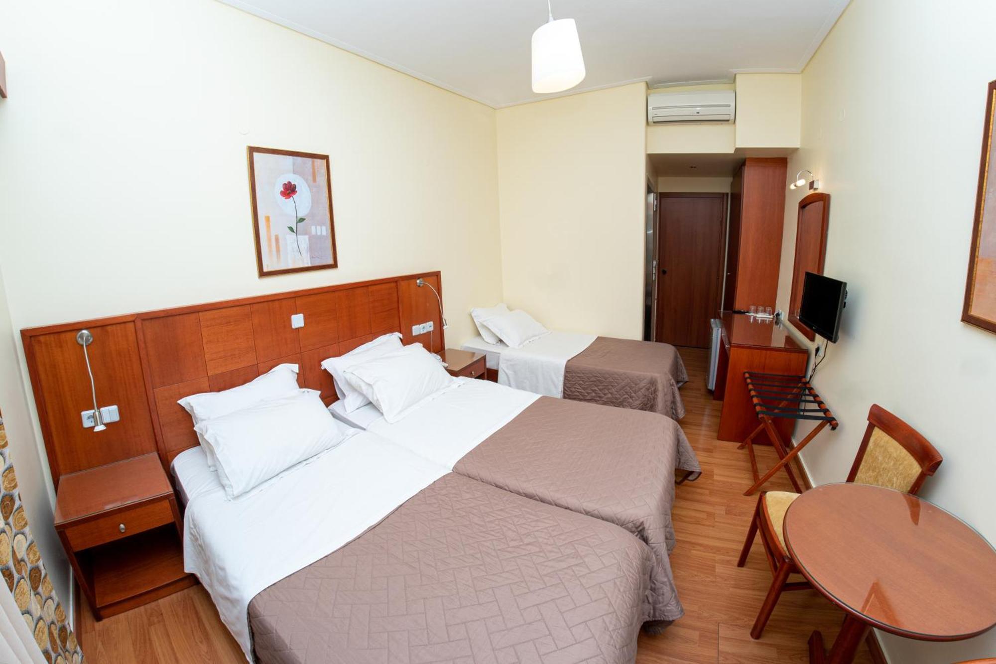Hotel Ena Lutrá Ipátisz Kültér fotó