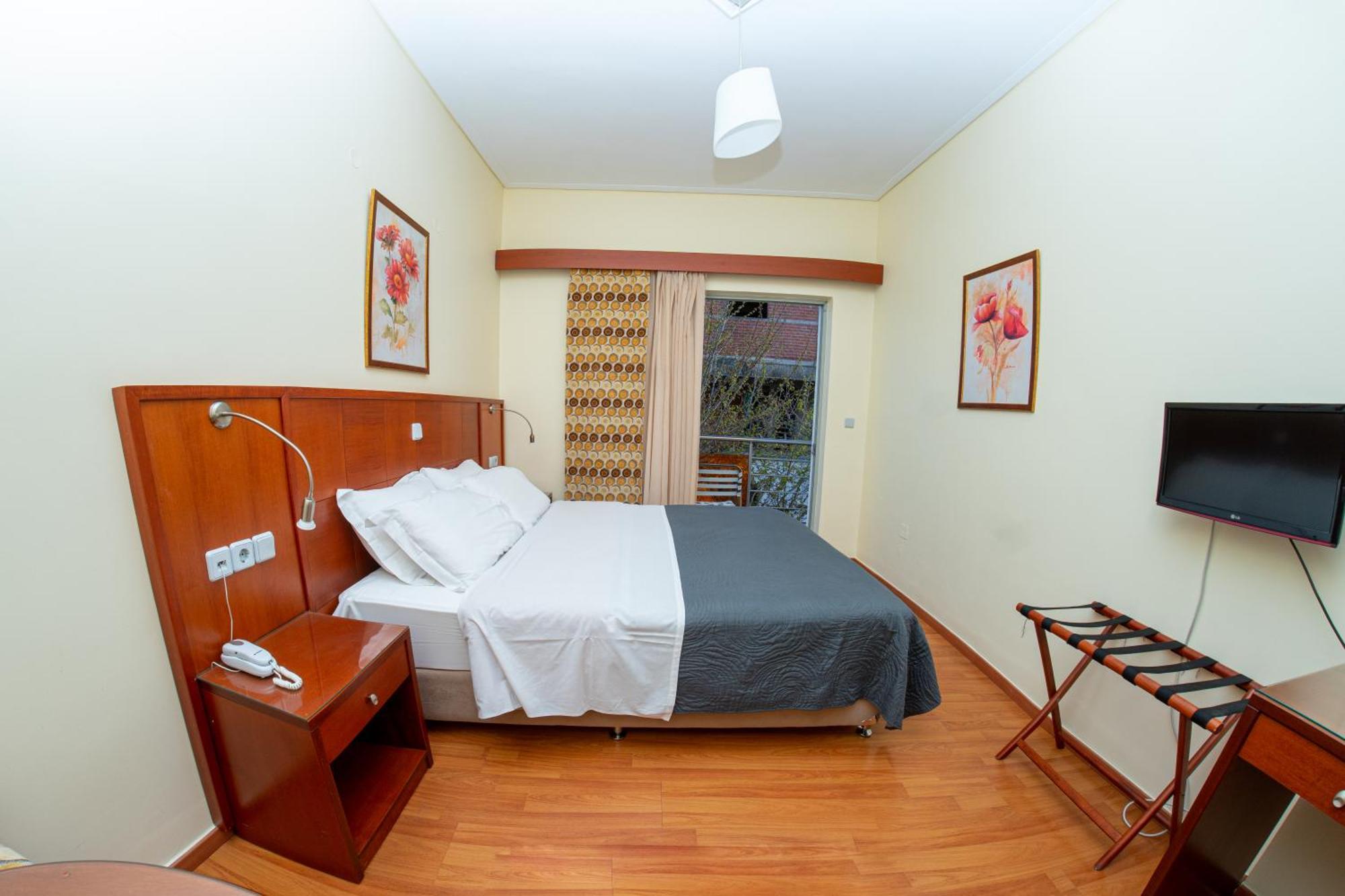 Hotel Ena Lutrá Ipátisz Kültér fotó