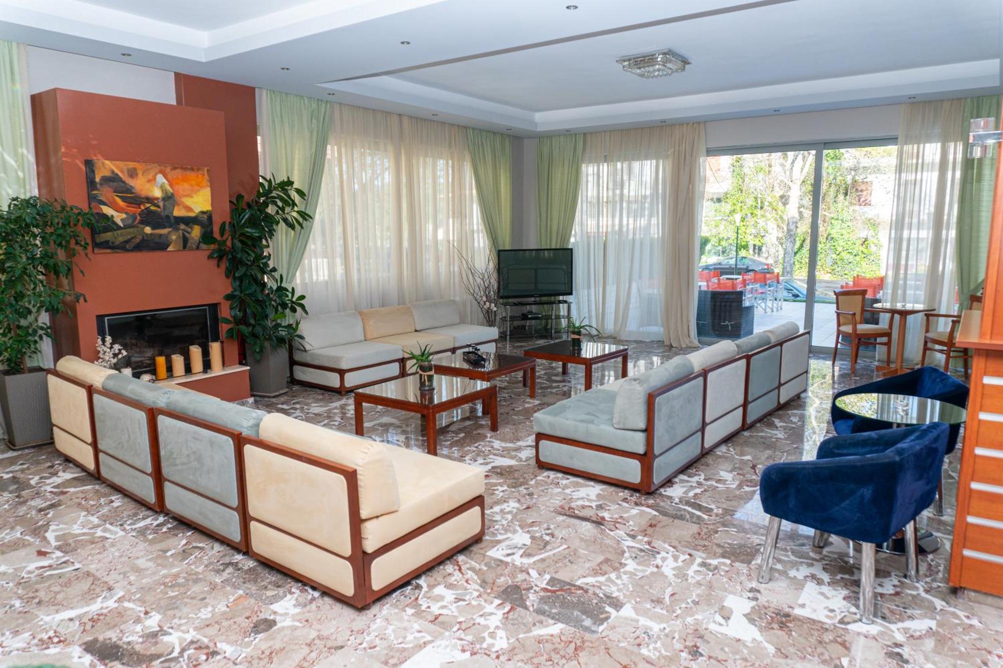 Hotel Ena Lutrá Ipátisz Kültér fotó