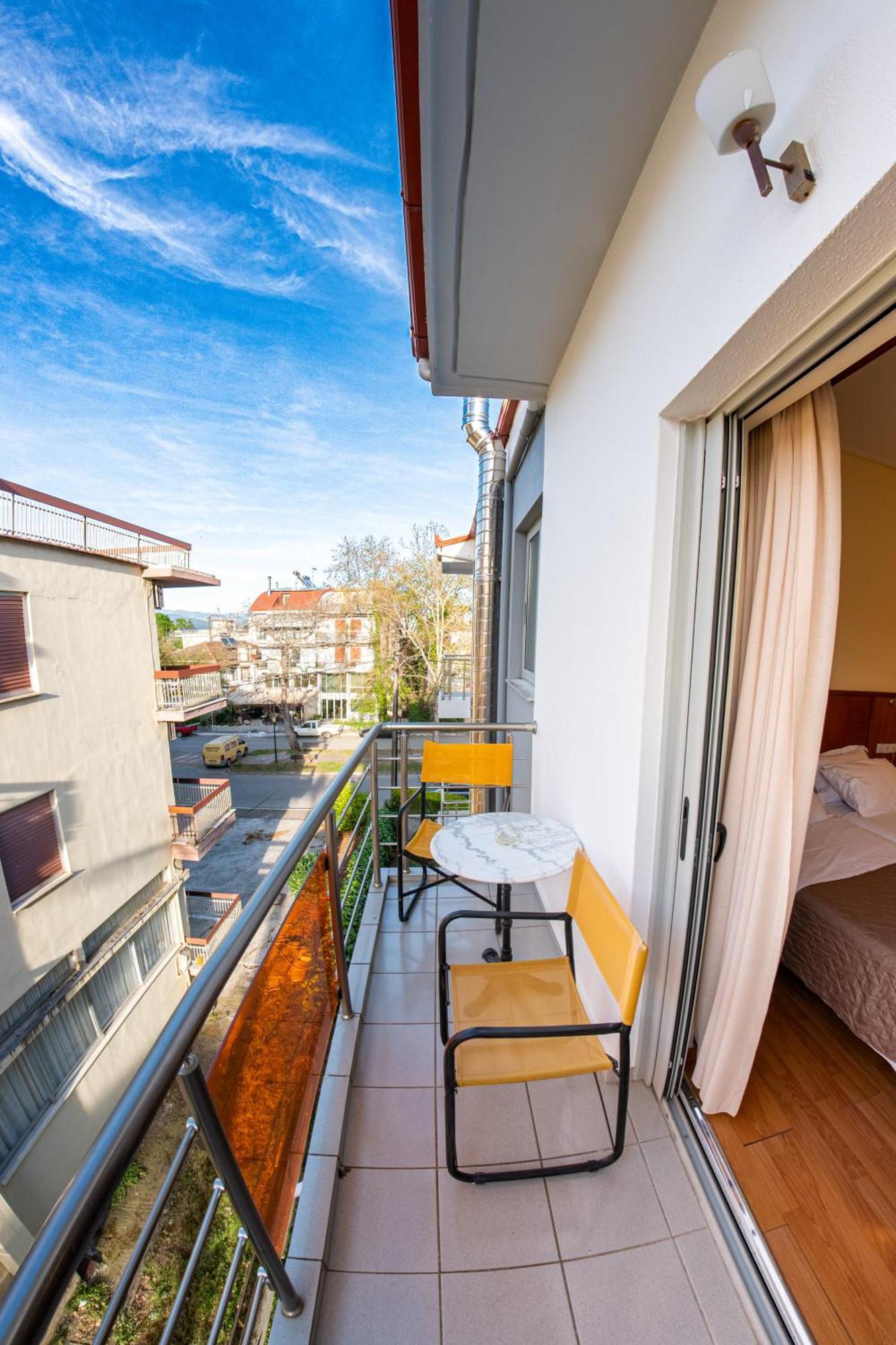Hotel Ena Lutrá Ipátisz Kültér fotó