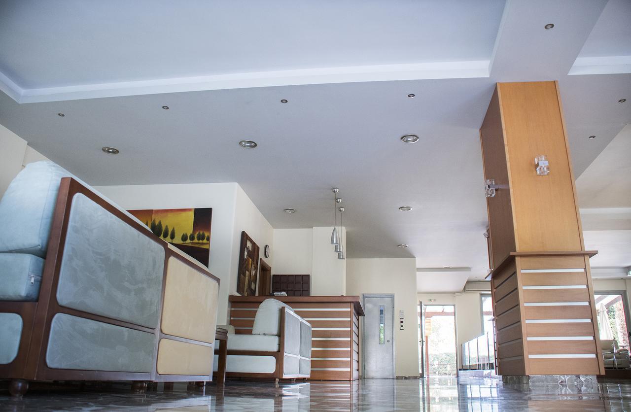 Hotel Ena Lutrá Ipátisz Kültér fotó